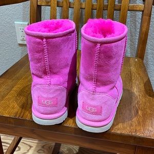 Girls Pink Classic Uggs  - Big Kids’ Size 4